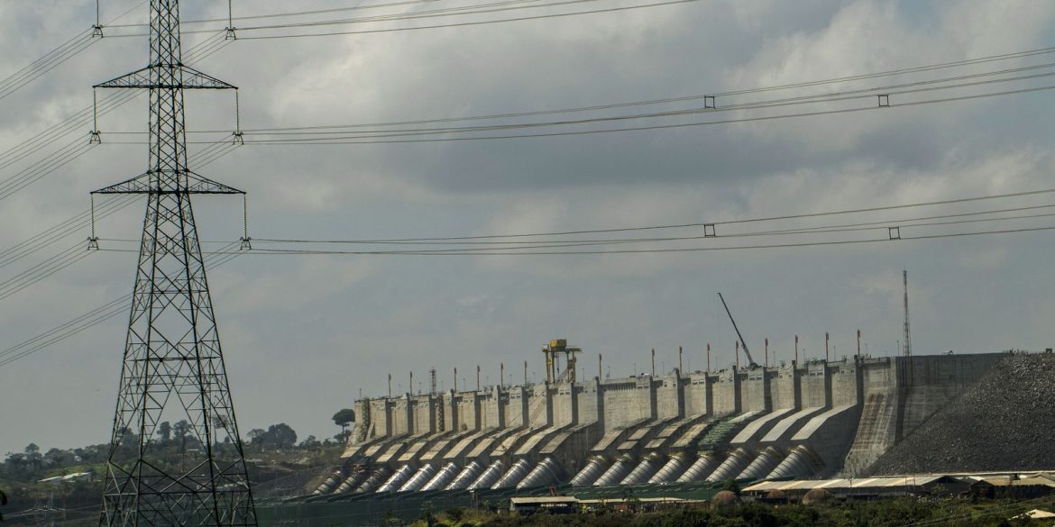 conta-de-luz-tera-bandeira-amarela-em-maio,-decide-aneel