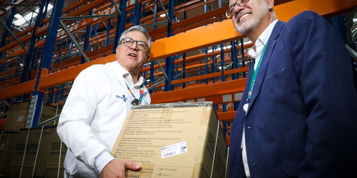 ministerio-da-saude-recebe-1,3-milhao-de-vacinas-contra-a-covid-19