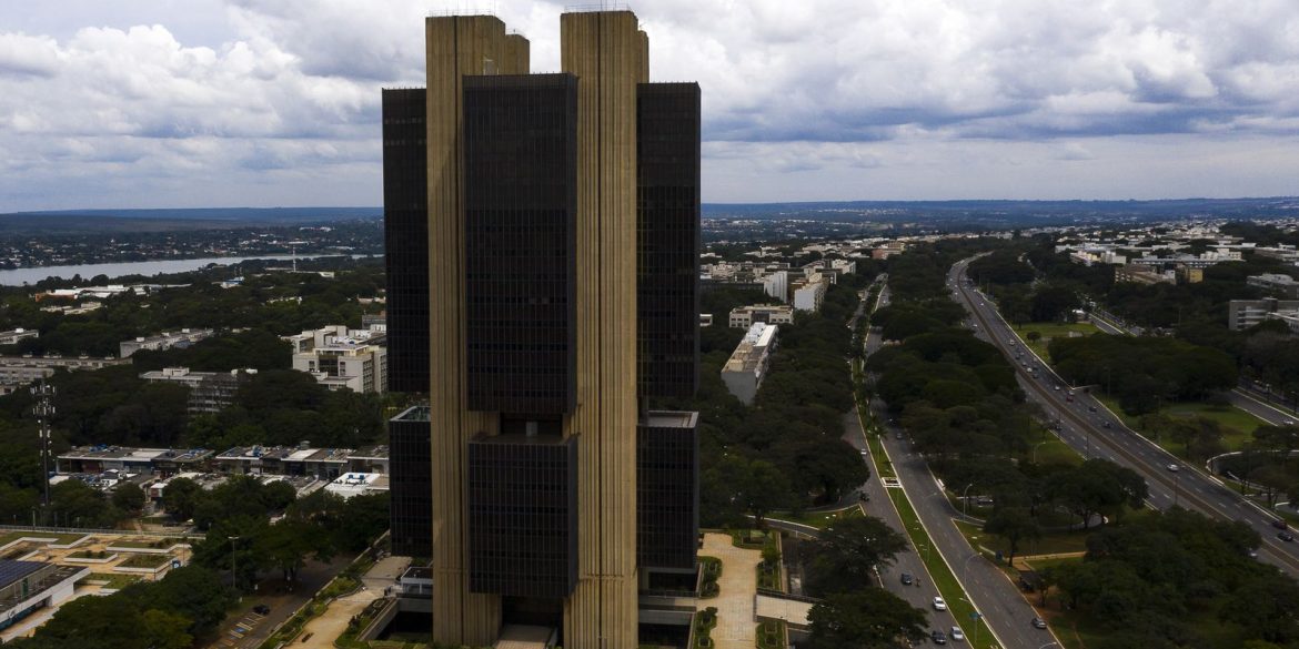 copom-deve-elevar-selic-em-0,5-ponto-na-reuniao-desta-quarta