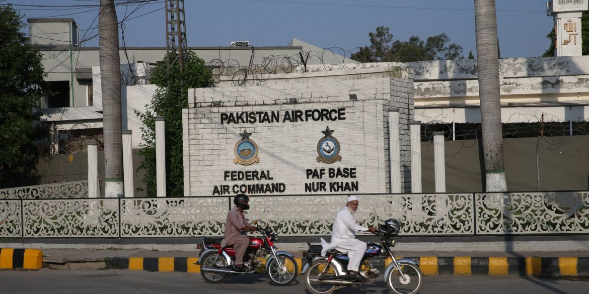 paquistao-diz-que-tres-bases-aereas-foram-alvo-de-misseis-indianos