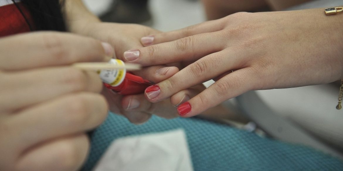 servicos-crescem-0,3%-em-marco,-na-segunda-alta-seguida