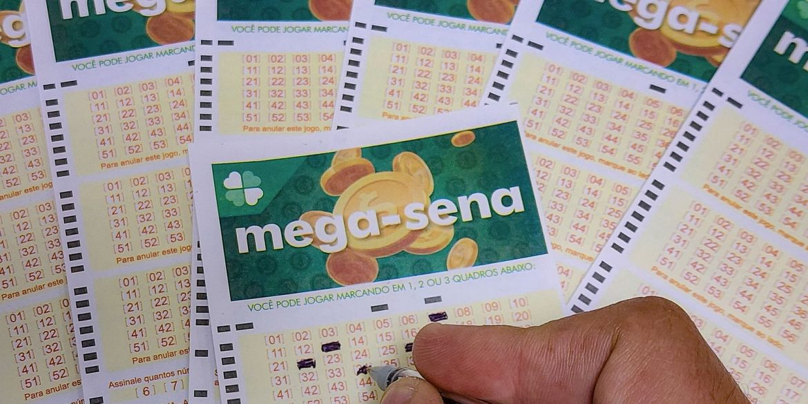 mega-sena-acumula-e-premio-vai-a-r$-40-milhoes