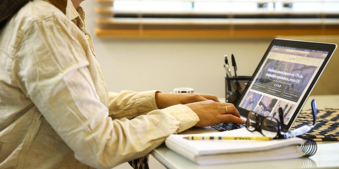 pesquisa-revela-condicoes-precarias-do-trabalho-remoto-no-mundo