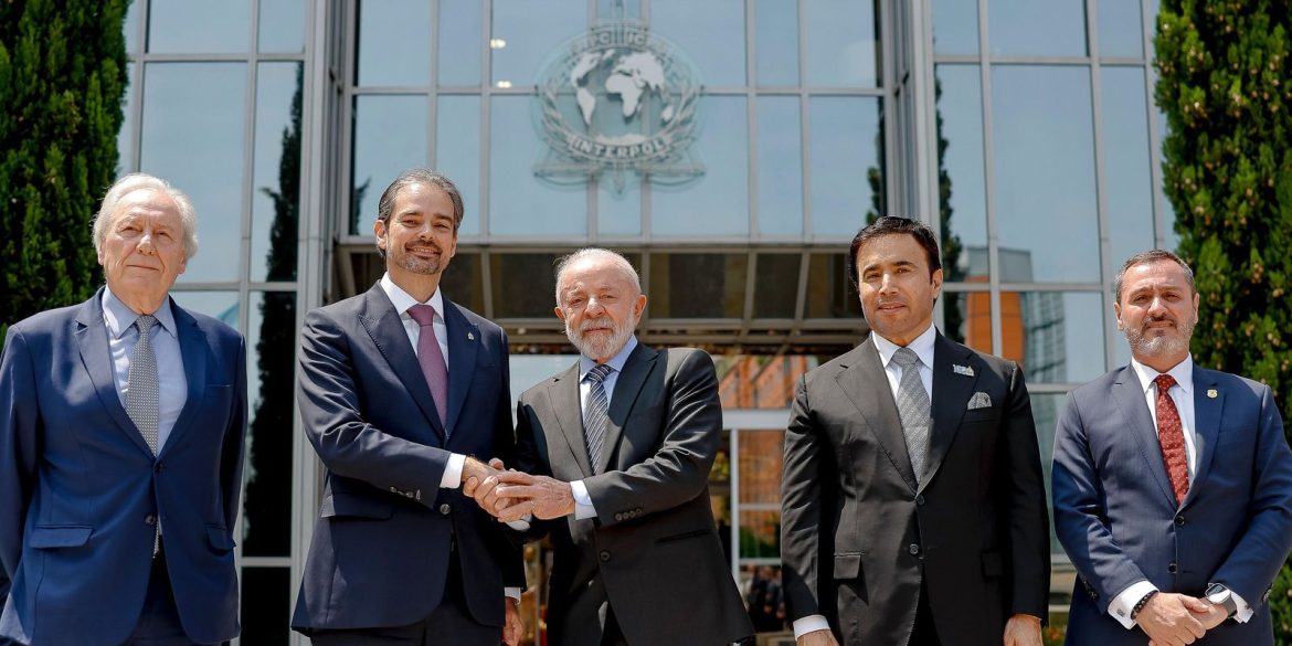 brasil-e-interpol-vao-ampliar-colaboracao-mutua-no-combate-ao-crime