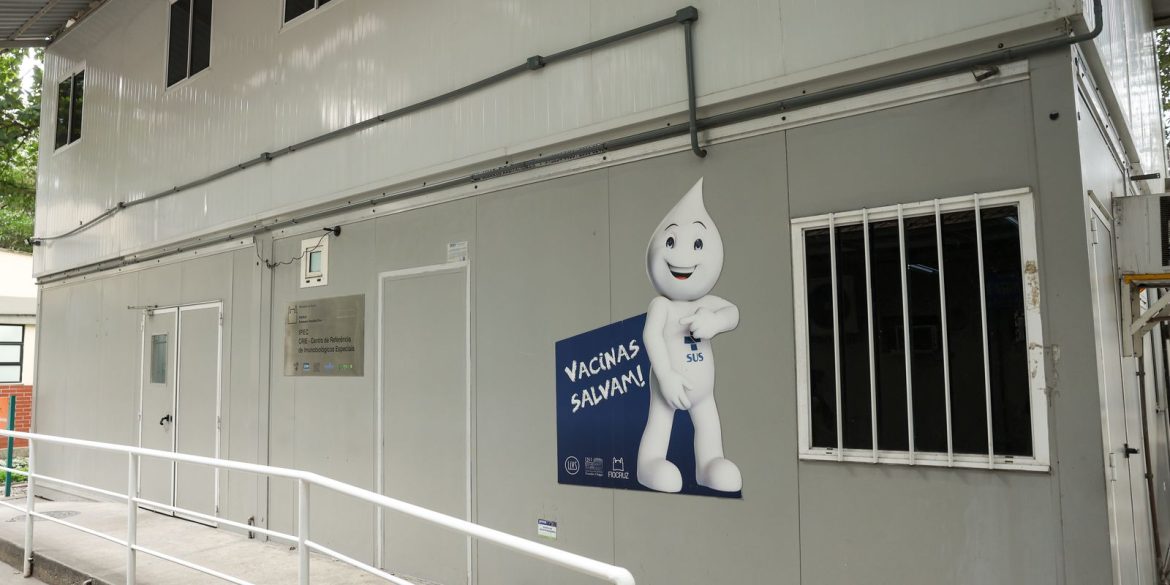 dia-da-imunizacao:-conheca-o-servico-dos-centros-de-vacinas-especiais