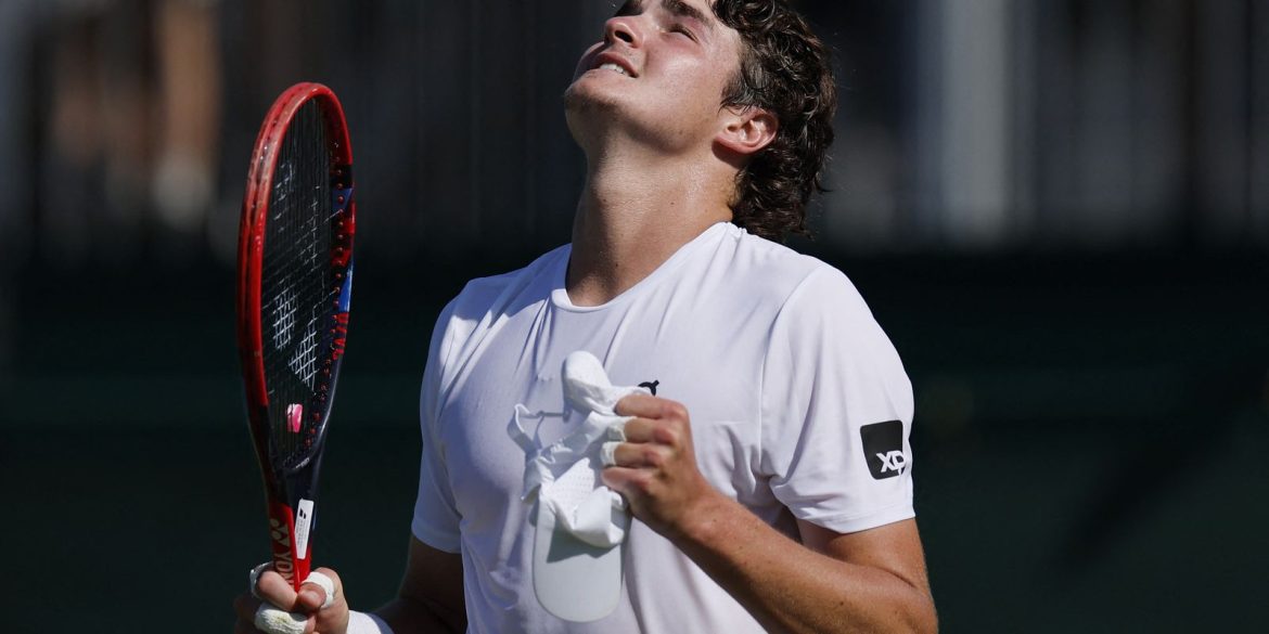 joao-fonseca-crava-outra-vitoria-em-wimbledon-e-avanca-a-3a-rodada