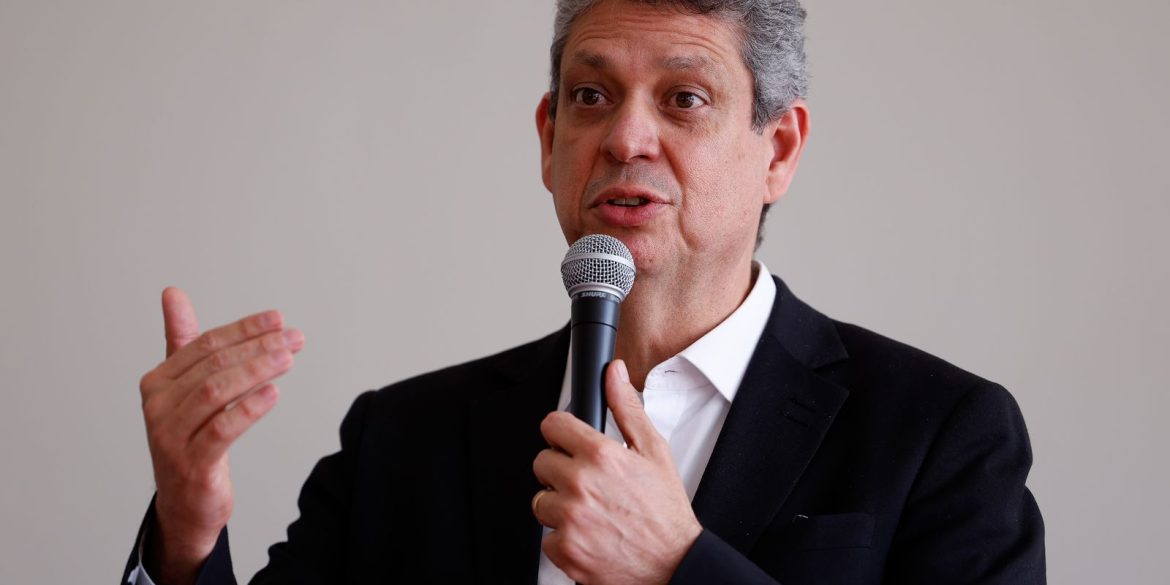 governo-defende-justica-tributaria-e-nao-alta-de-imposto,-diz-ministro