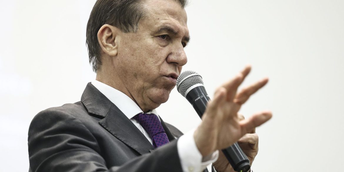 ministro-do-trabalho-diz-que-pais-nao-deve-se-desesperar-por-tarifaco