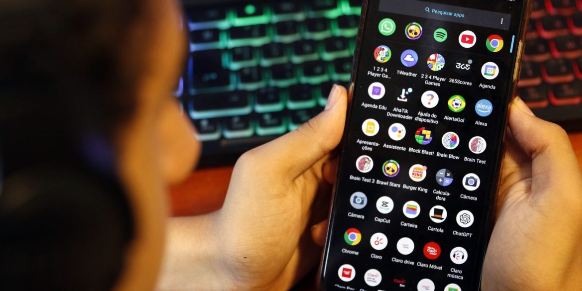 camara-aprova-urgencia-de-projeto-que-combate-adultizacao-nas-redes