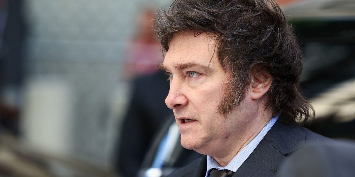 pf-encontra-no-celular-de-bolsonaro-pedido-de-asilo-a-milei