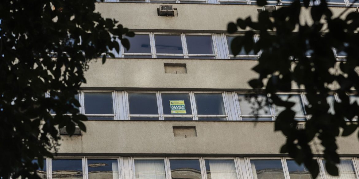 parcela-de-familias-que-pagam-aluguel-sobe-25%-em-8-anos,-mostra-ibge