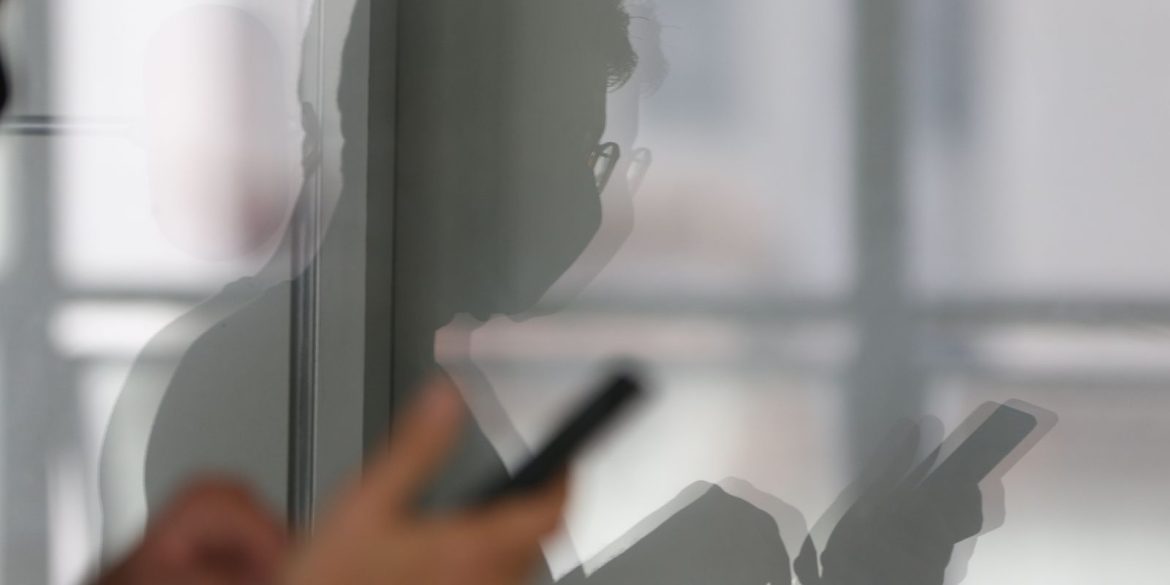 compradores-de-celular-com-restricao-criminal-sao-notificados-em-sp