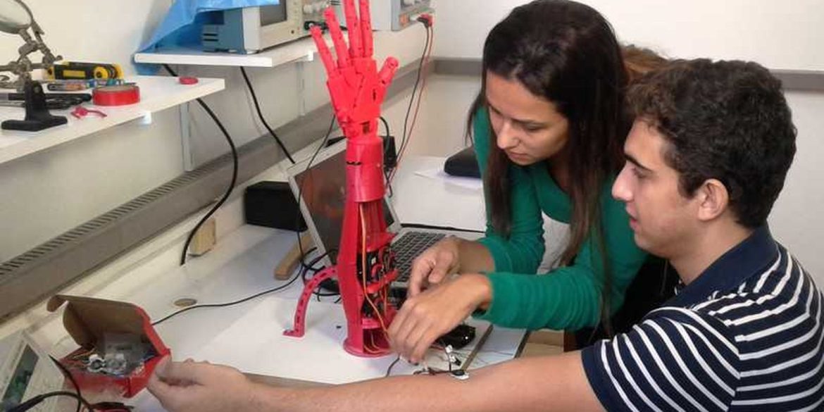 estudo-da-cni-aponta-16-profissoes-do-futuro-na-industria