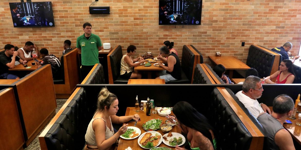 setor-de-alimentacao-tem-43%-das-empresas-com-lucro-em-agosto