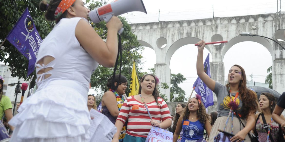 mulheres-discutem-em-brasilia-igualdade-de-genero-e-democracia