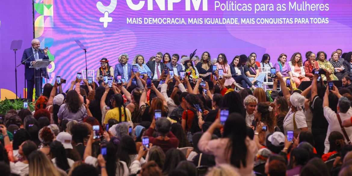 mulheres-cobram-direitos-e-voz-na-5a-conferencia-nacional