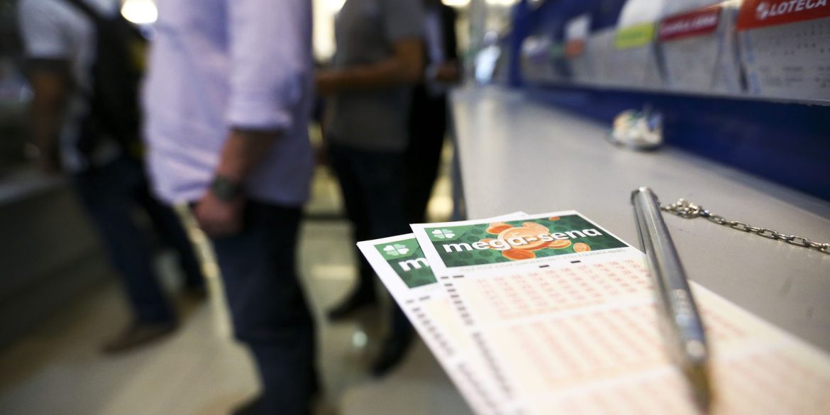mega-sena-acumula-e-premio-principal-vai-para-r$-12-milhoes