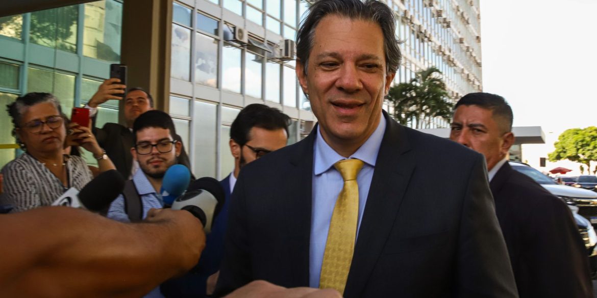 haddad-comemora-aprovacao-da-isencao-do-ir-na-camara:-“foi-um-golaco!”