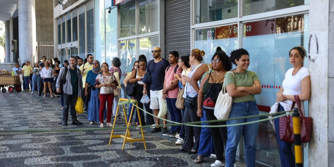 cnu: no-rio,-candidatos-buscam-estabilidade-e vida-melhor-para-filhos