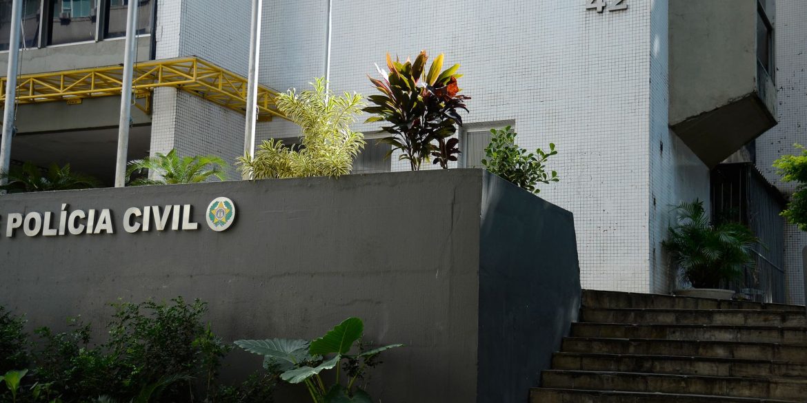 policia-desarticula-fabricacao-ilegal-de-armas-na-baixada-fluminense