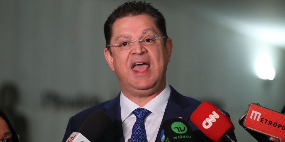 lider-do-pl-na-camara-dos-deputados-nega-desvios-de-verbas