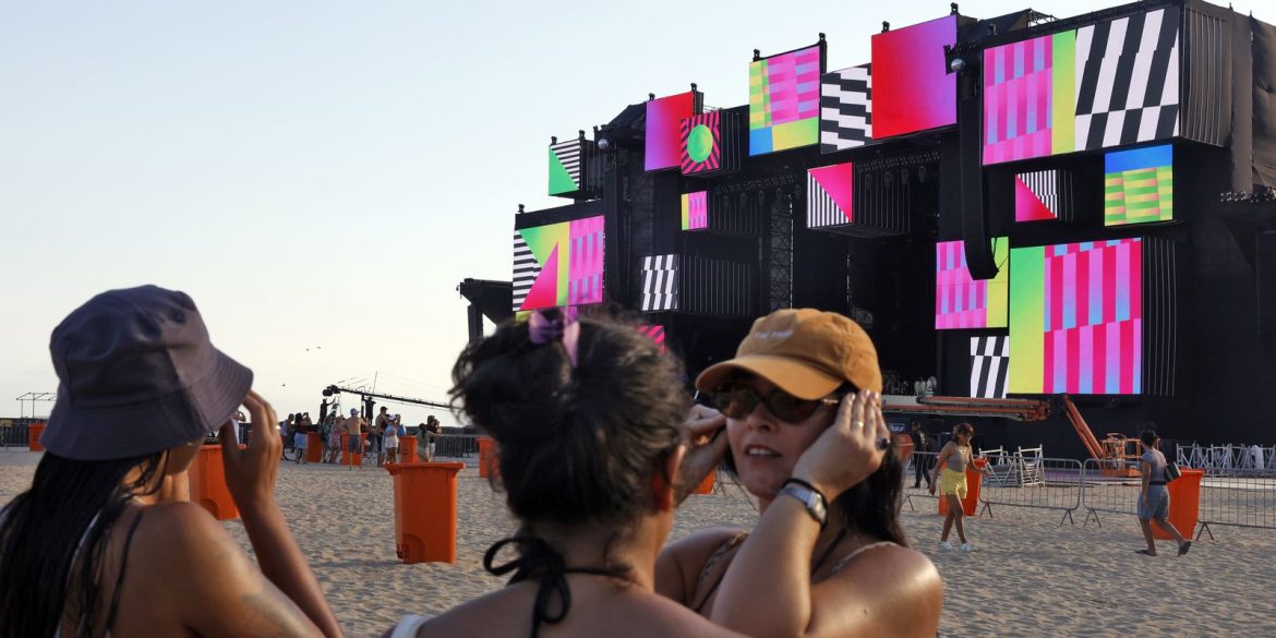 copacabana-ja-vive-clima-de-expectativa-para-a-festa-da-virada