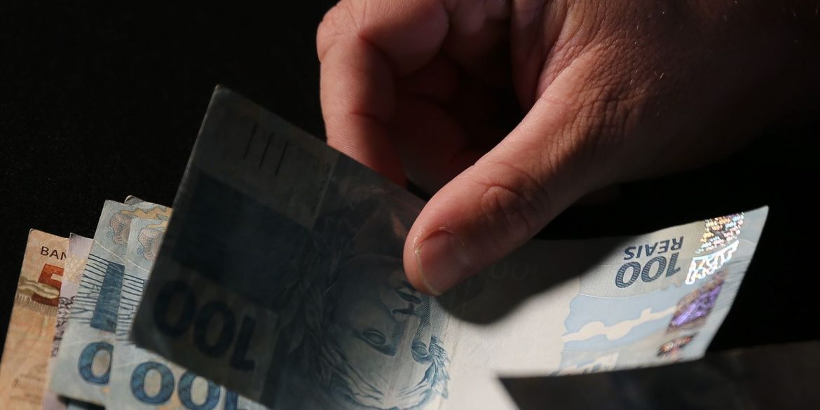 lei-do-salario-minimo,-que-faz-90-anos,-organizou-relacoes-de-trabalho