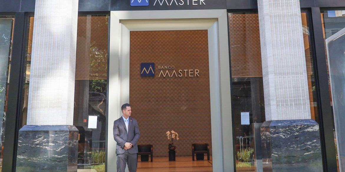 inss-bloqueia-repasses-a-master-por-problemas-em-consignados